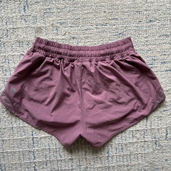 Lululemon Hotty Hot Short Magenta Size 4 - Picture 2 of 3